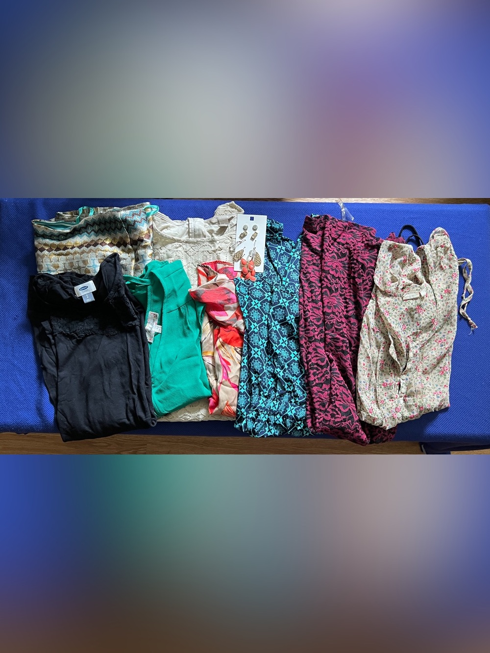 Women’s Clothing Lot Bundle Mixed Sizes M & L - 8 Pieces Tops / Accessories